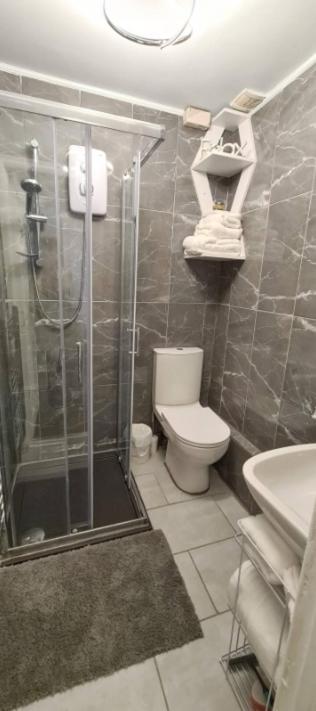 Entire 2 Bed Flat On 3Rd Floor Near City Centre & Stadium Кардиф Екстериор снимка